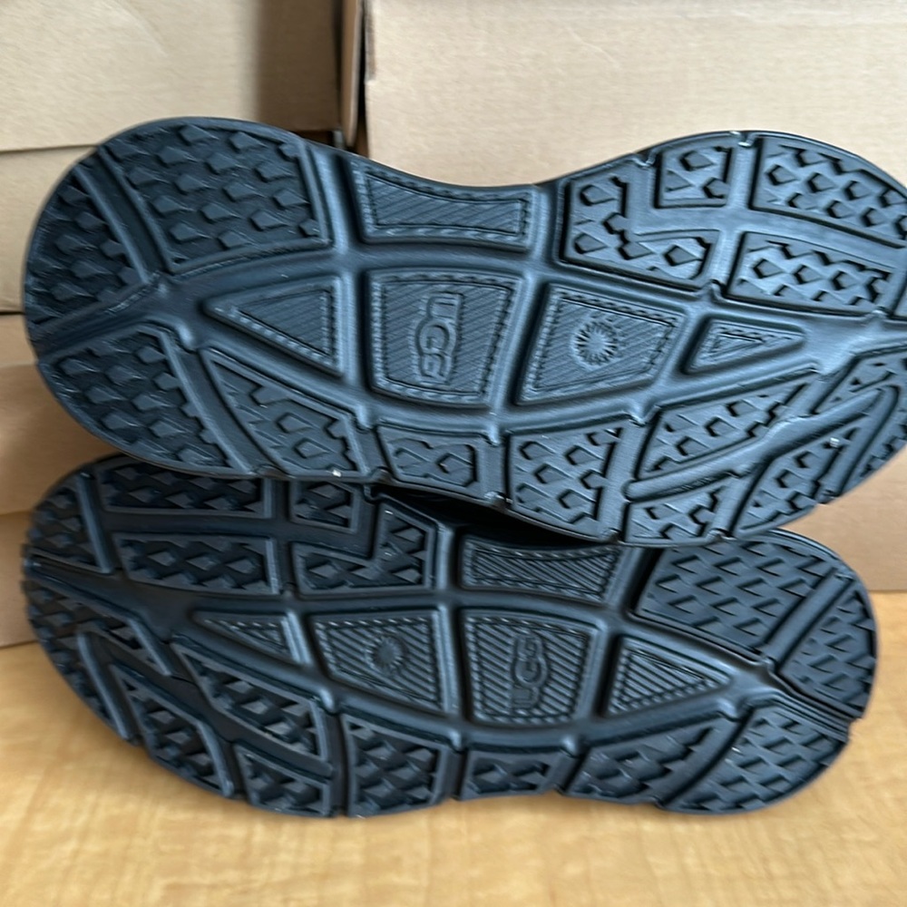 - Ugg Women’s CA1 Sneaker - Picture 6 of 6